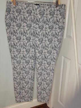 Talbots Chatham Tropical Green and White Leaf Print Ankle Pants Size 14